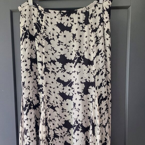 Women's Ralph Lauren Black Ivory  Silk Asymmetrical MidiSkirt Size 16 - Picture 8 of 9